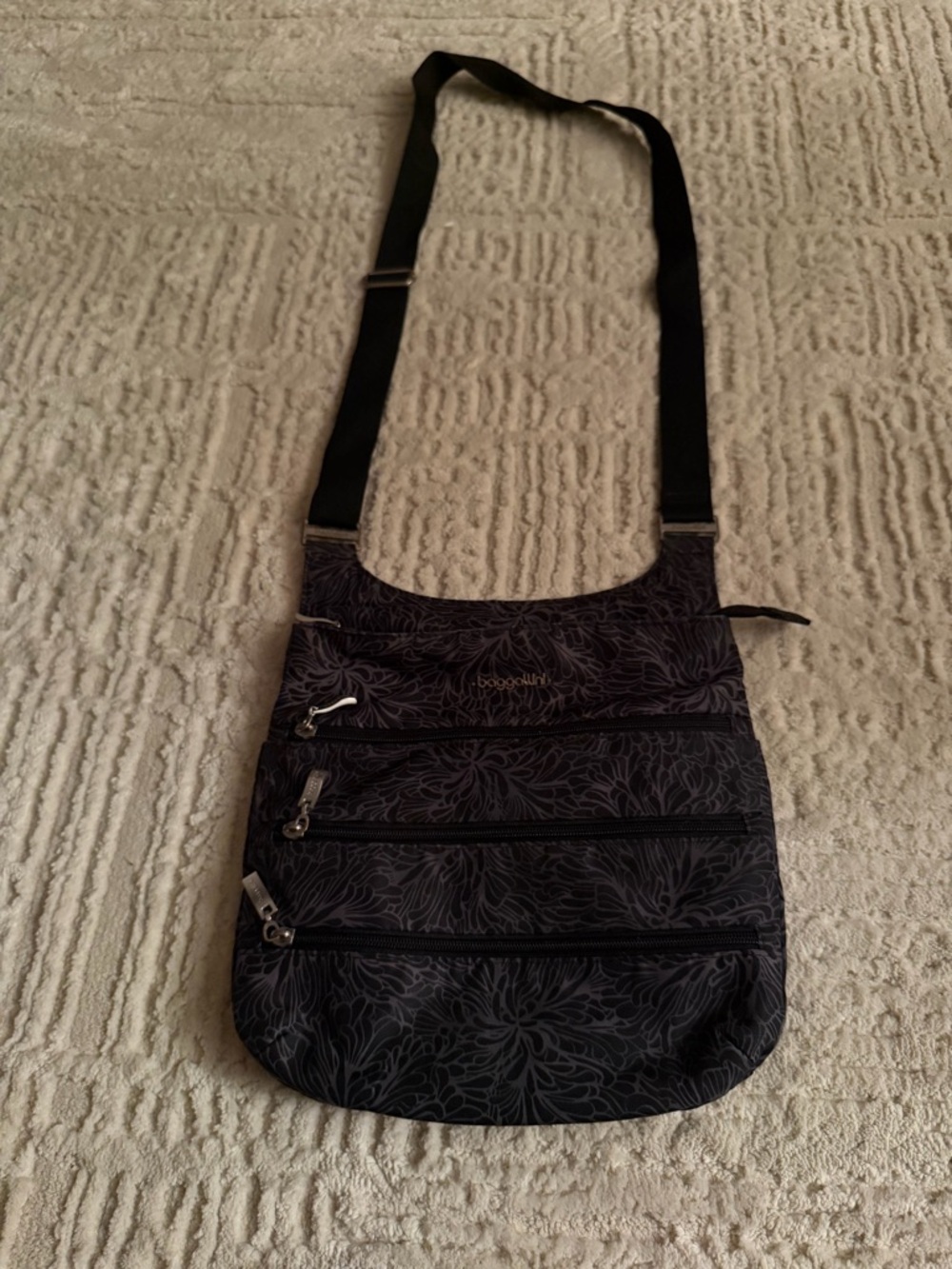Baggallini Black Floral-Print Crossbody Bag